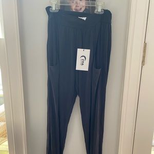Zyia silky joggers NWT